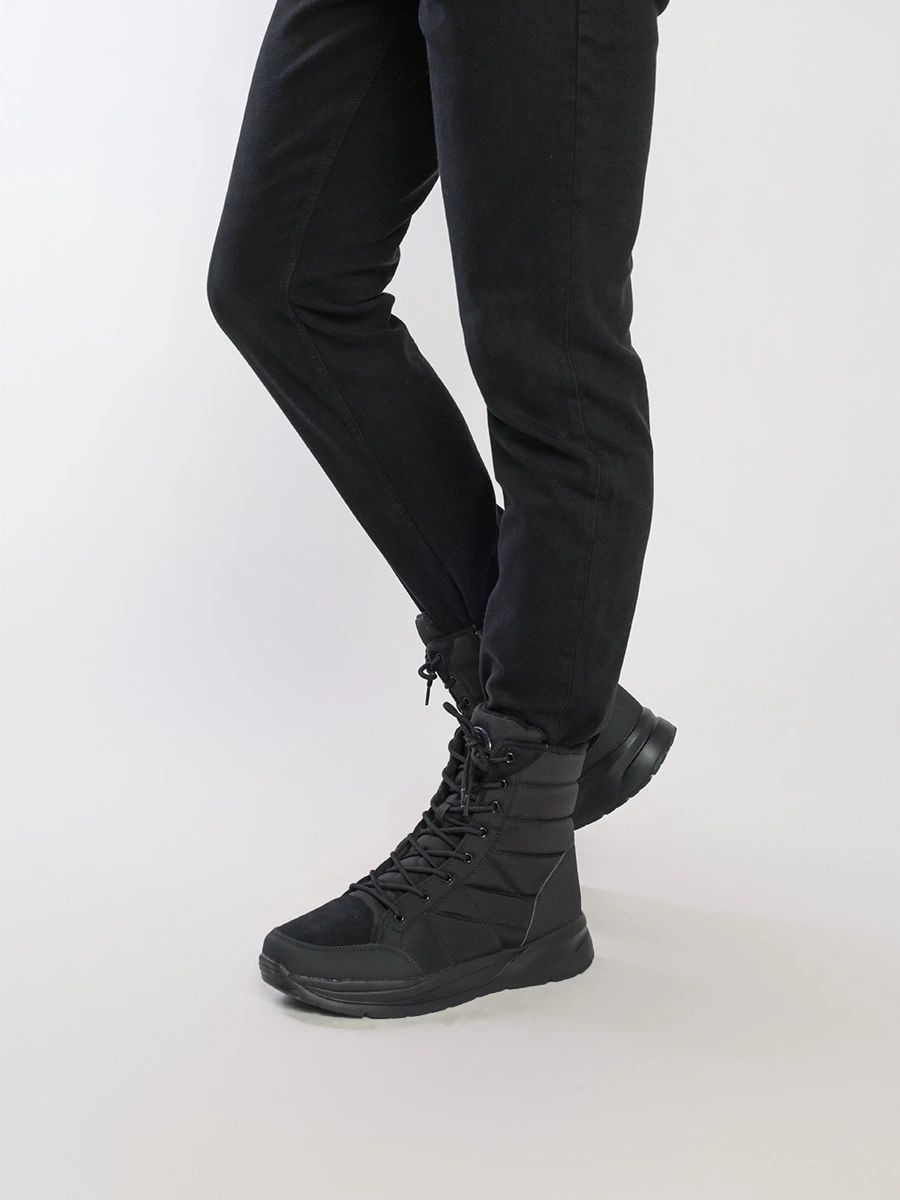 Ботинки черного цвета с декоративной стежкой